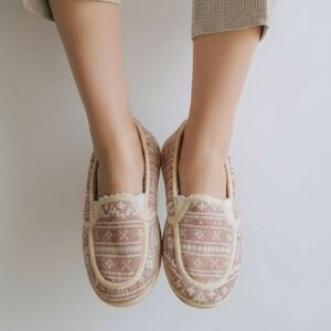 Bongo slip on shoes